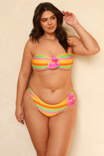 Hannah — 5'10", 38C, XL top | XL bottom.
