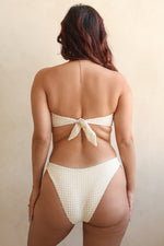 Noey — 5'3" 38B, L top | L bottom.