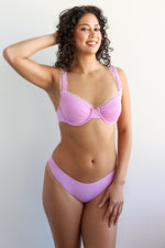 Kenzie — 5'10", 34B, M top | M bottom.