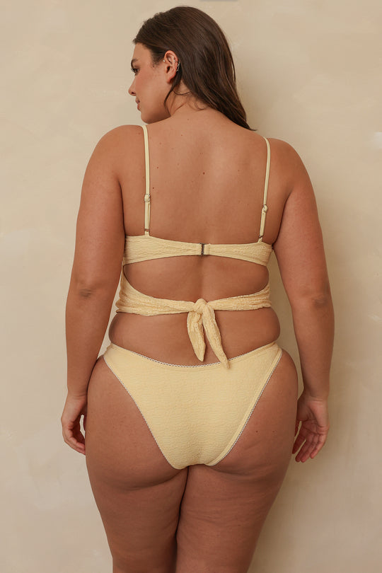 Hannah is 5'10" wearing XL.