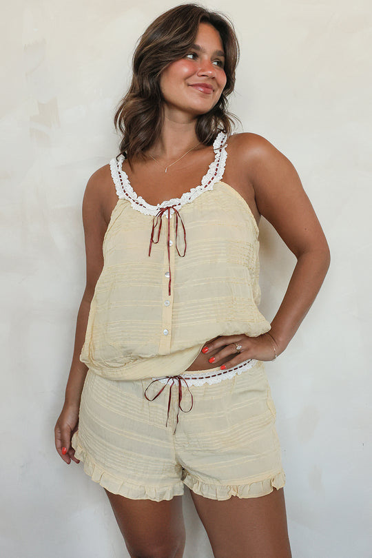 Noey — 5'3" 38B, L top | L bottom.