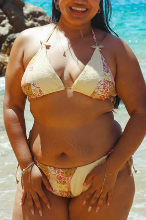 Lauren Licup is 5'3" wearing 2X.