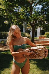 Morgan is 5'7" wearing S.