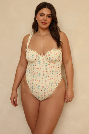 Hannah is 5'10" wearing XL.