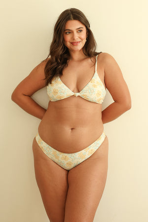 Hannah is 5'10" wearing XL.