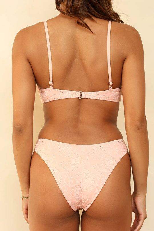 Isabella is 5'9" wearing S.