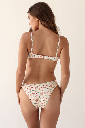 Lauren M. is 5'8" wearing S.