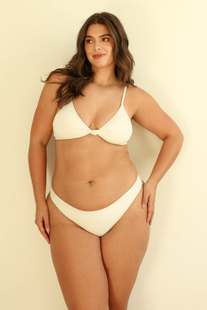 Hannah is 5'10" wearing XL.