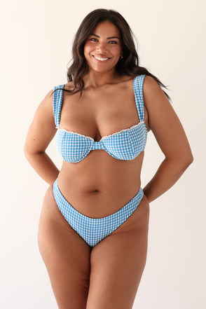 Studio Model – extra view