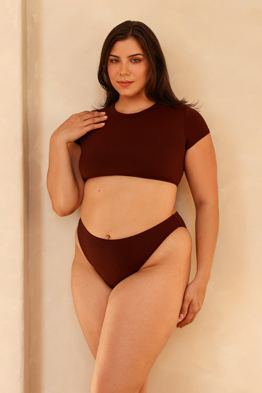 Juliana is 5'10" wearing XL.