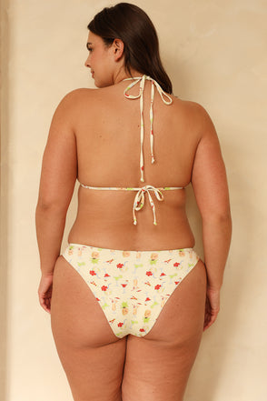 Hannah is 5'10" wearing XL.
