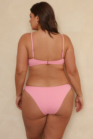 Hannah is 5'10" wearing XL.