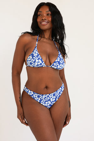 Ketara is 5'10" wearing XL.