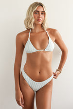 Kendall — 5'10", 34B, S top | S bottom.
