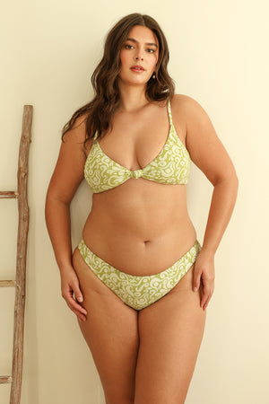 Hannah is 5'10" wearing XL.