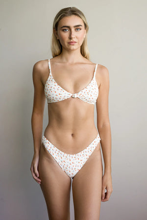 Kendall is 5'10" wearing S.