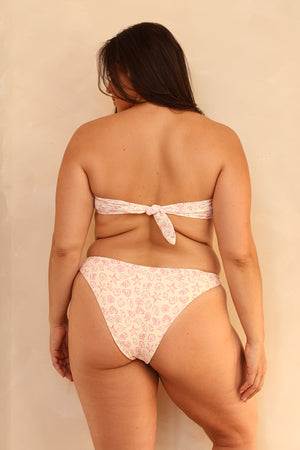Juliana is 5'10" wearing XL.
