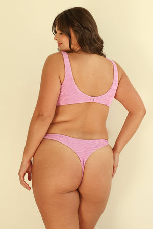 Hannah is 5'10" wearing XL.