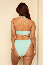 Noey — 5'3" 38B, L top | L bottom.