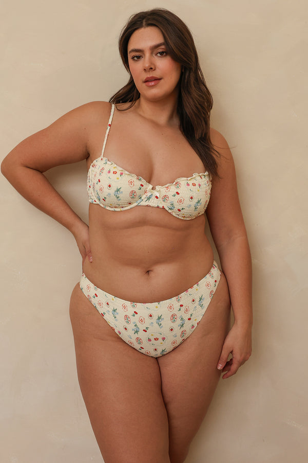 Studio Model – extra view