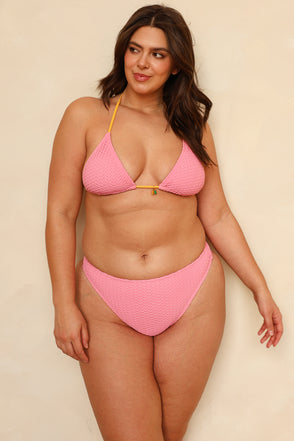 Hannah is 5'10" wearing XL.