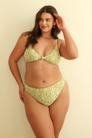 Hannah is 5'10" wearing XL.