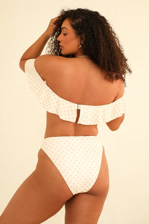 Natalia is 5'8.5" wearing Size XL.