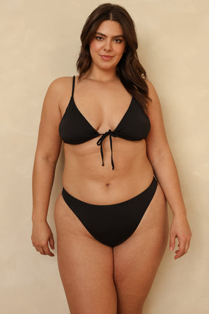 Hannah is 5'10" wearing XL.