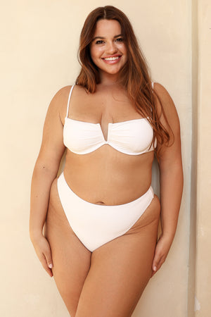 Kacie is 5'8" wearing XL.