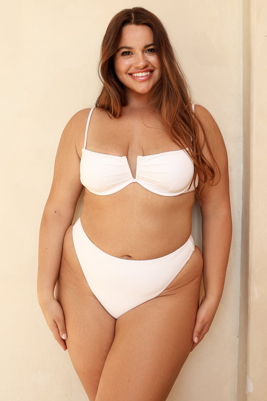 Kacie is 5'8" wearing XL.