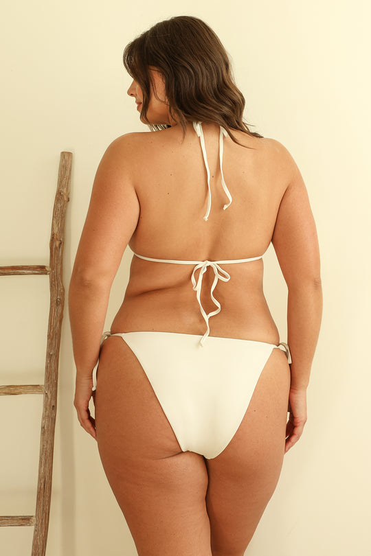 Hannah is 5'10" wearing XL.