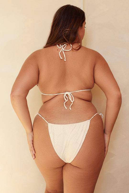 Kacie is 5'8" wearing XL.