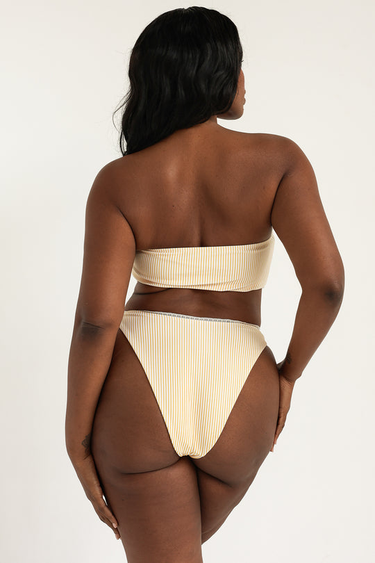 Ketara is 5'10" wearing XL.