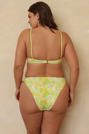 Hannah is 5'10" wearing XL.