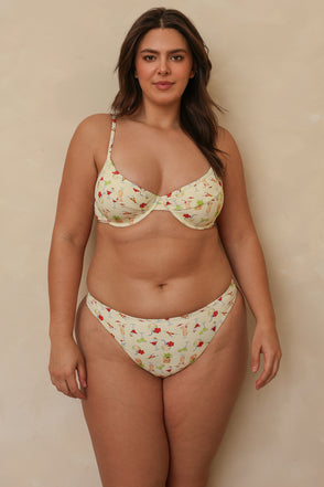 Hannah is 5'10" wearing XL.