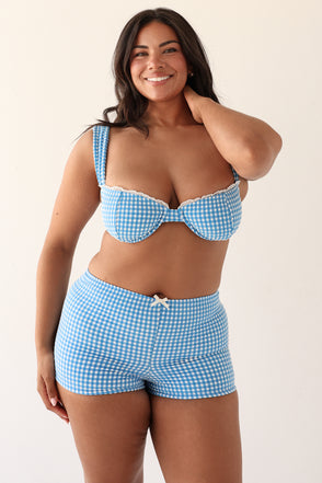 Studio Model – extra view