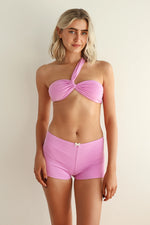 Kendall — 5'10", 34B, S top | S bottom.