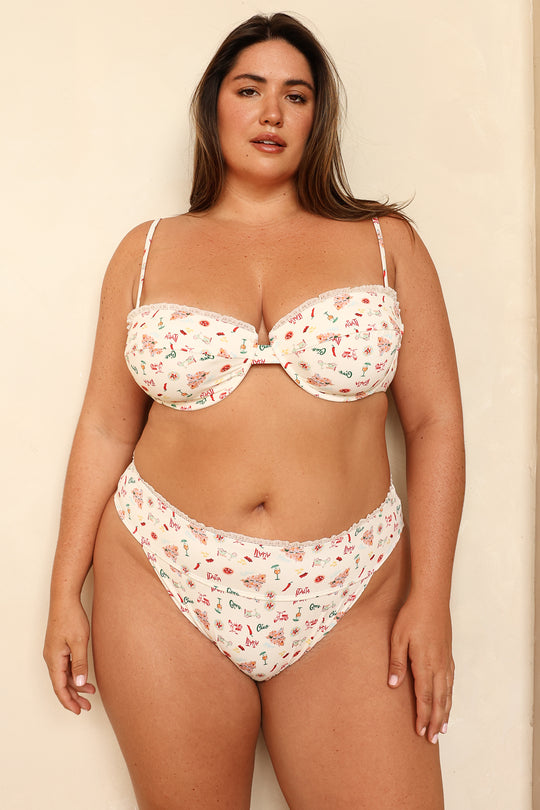 Jessica is 5'9" wearing 1X.