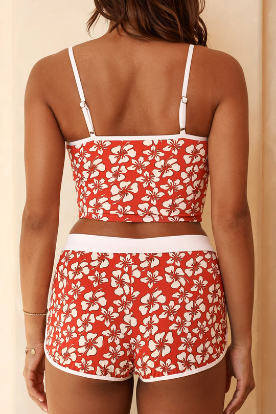 Isabella is 5'9" wearing S.