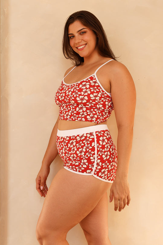 Juliana is 5'10" wearing XL.