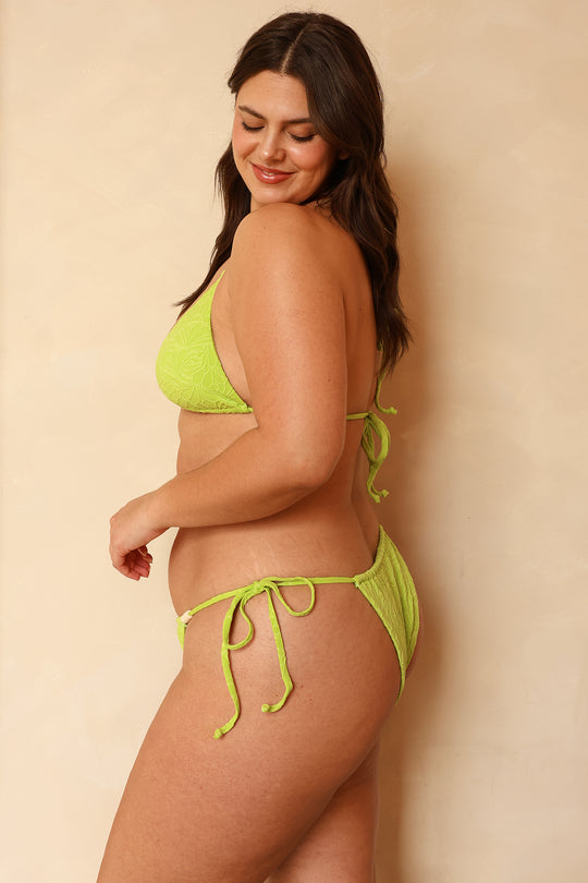 Hannah is 5'10" wearing XL.