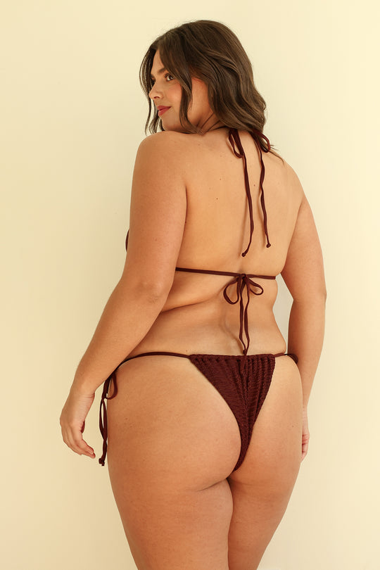 Hannah is 5'10" wearing XL.