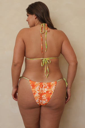 Hannah is 5'10" wearing XL.
