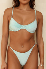 Isabella — 5'9", 34B, S top | S bottom.