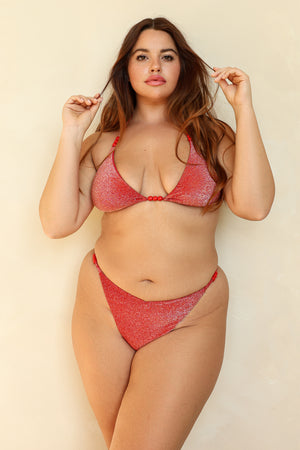 Kacie is 5'8" wearing XL.