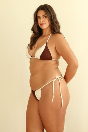 Hannah is 5'10" wearing XL.