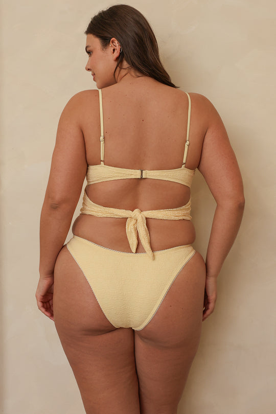 Hannah is 5'10" wearing XL.