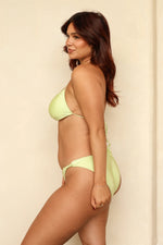 Noey — 5'3" 38B, L top | L bottom.