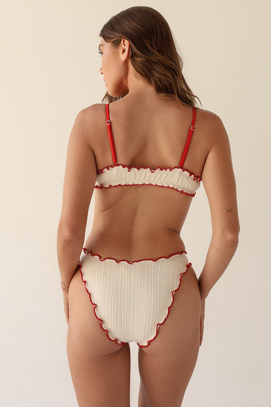 Lauren M. is 5'8" wearing S.