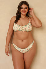 Hannah — 5'10", 38C, XL top | XL bottom.